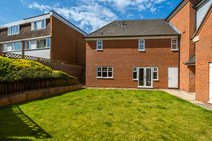 COMMUNAL GARDEN- click for photo gallery